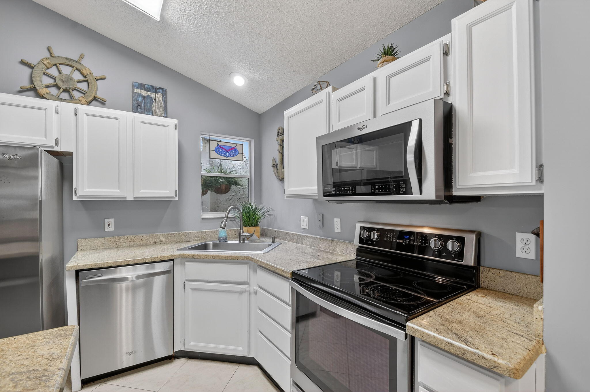 131 Hammocks Court Greenacres, FL 33413 - Photo 12 of 38 22-web-or-mls-DSC_9416