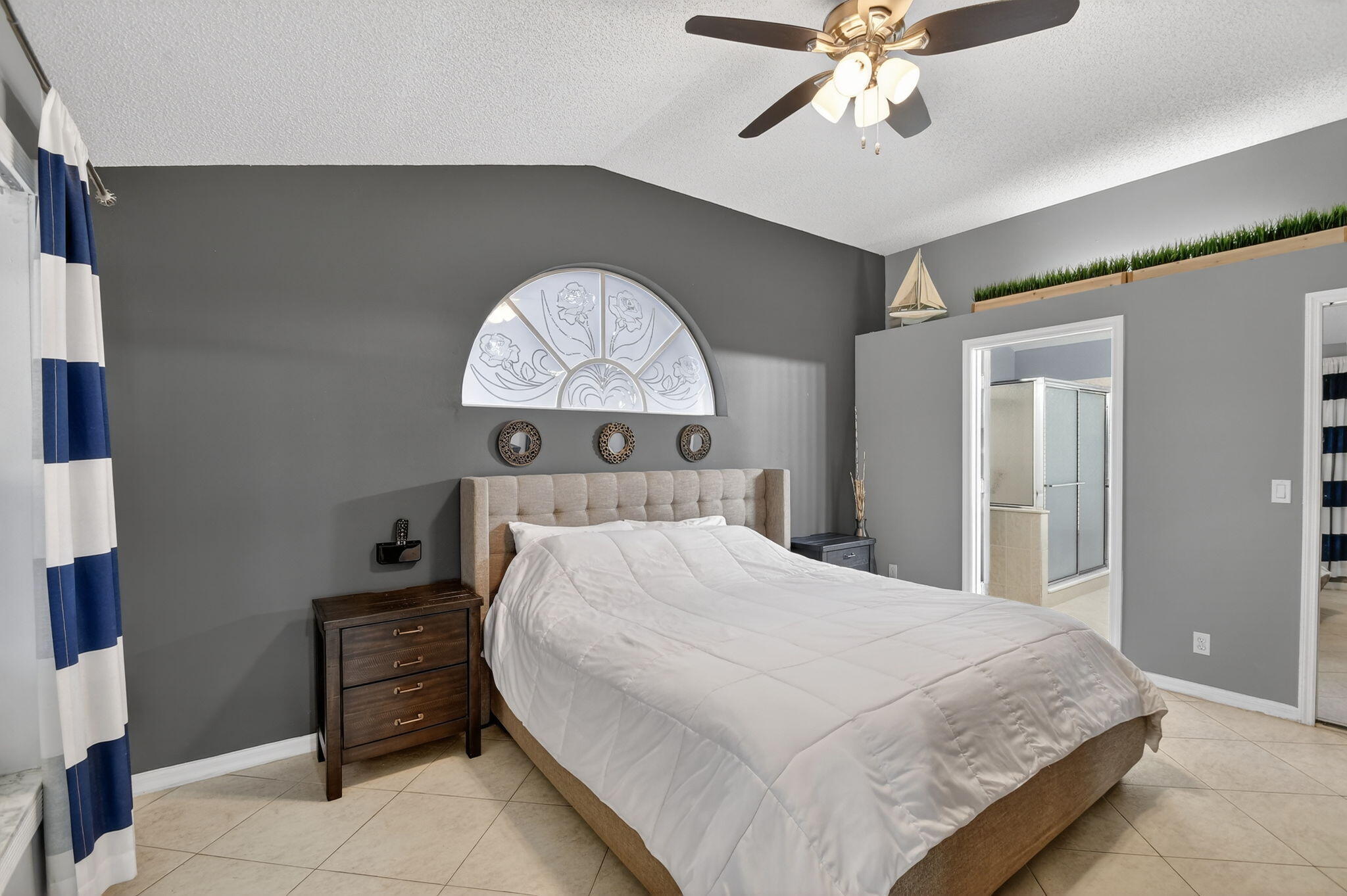 131 Hammocks Court Greenacres, FL 33413 - Photo 14 of 38 27-web-or-mls-DSC_9437