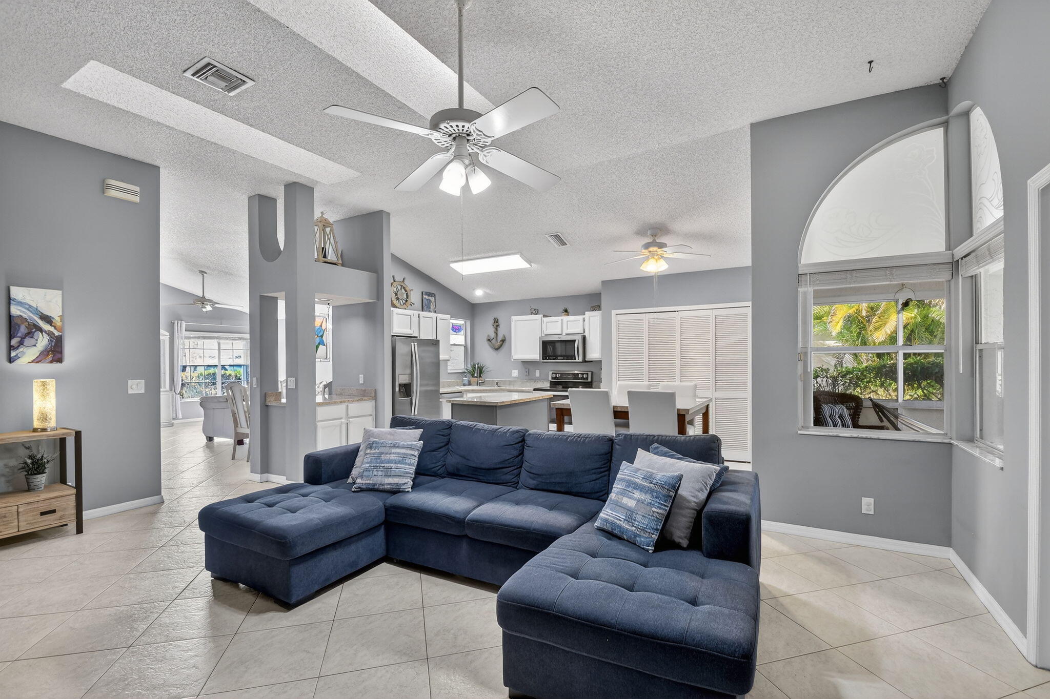 131 Hammocks Court Greenacres, FL 33413 - Photo 8 of 38 15-web-or-mls-DSC_9378