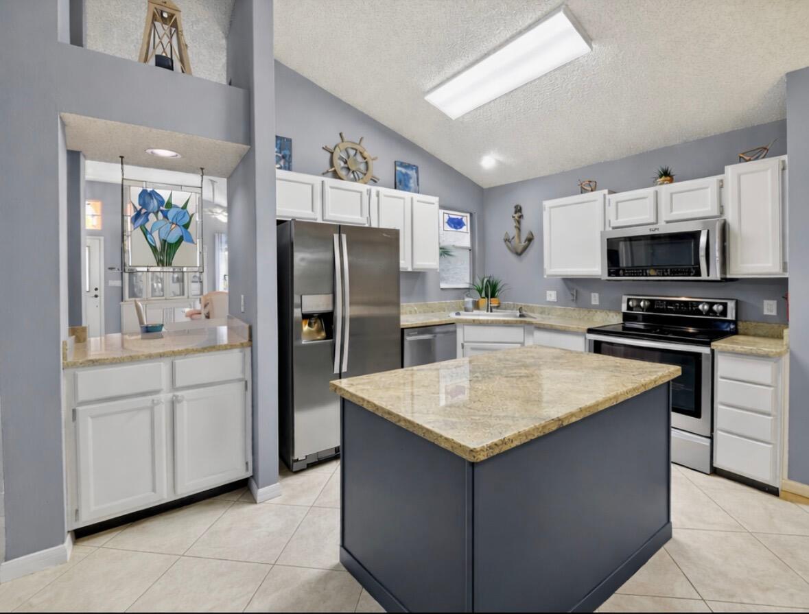 131 Hammocks Court Greenacres, FL 33413 - Photo 10 of 38 kit is