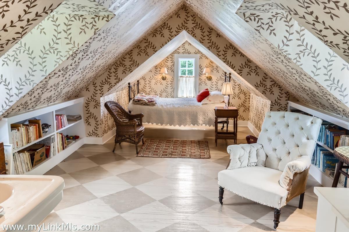 180 Pilot Hill Farm Road Vineyard Haven, MA 02568 - Photo 33 of 68