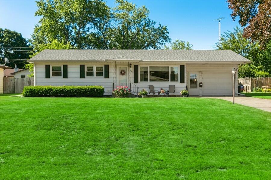 990 Wedgewood Road St. Joseph, MI 49085 - Photo 1 of 10 01_990WedgewoodDr_2001_LowRes