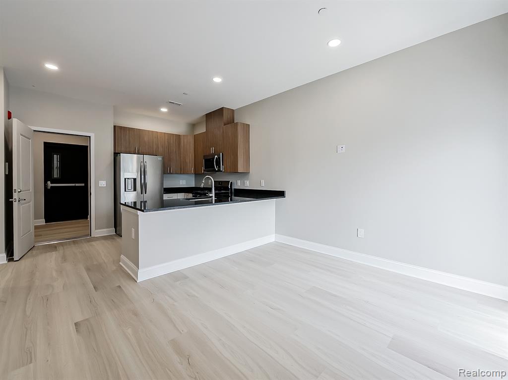 31480 Warren Road, Unit 304 Westland, MI 48185 - Photo 5 of 20