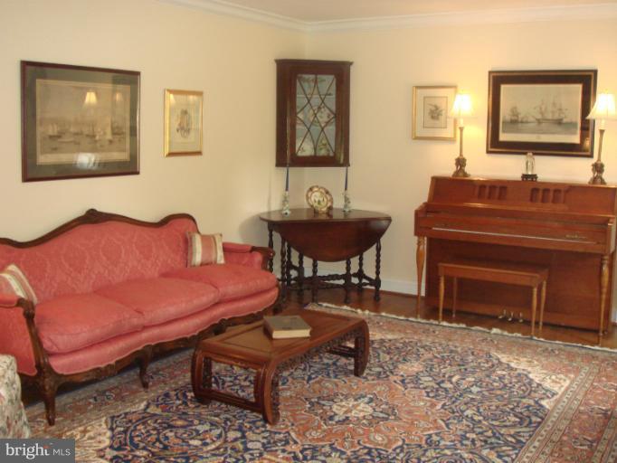 548 Epping Forest Road Annapolis, MD 21401 - Photo 4 of 15 Living Room