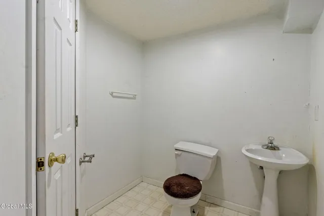 $374,900 | 52 Boght Road, Colonie, NY 12189