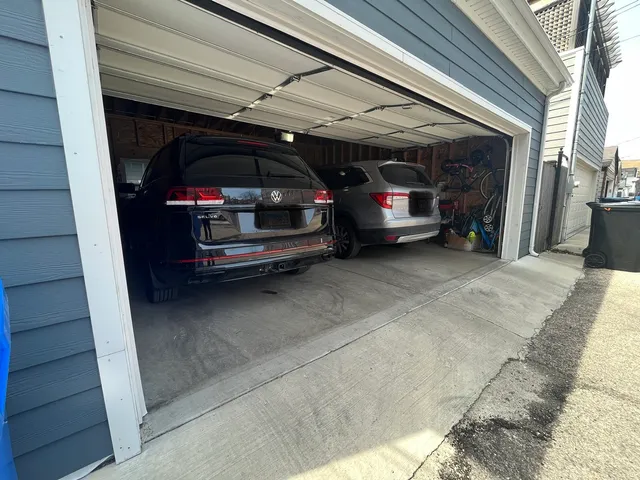 $3,800 | 3909 North Seeley Avenue, Unit 1, Chicago, IL 60618