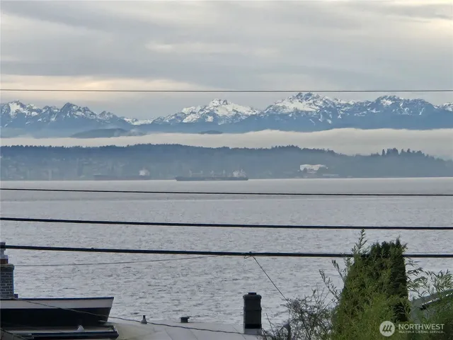 $399,950 | 52-xx Southwest Canada Drive, Seattle, WA 98136