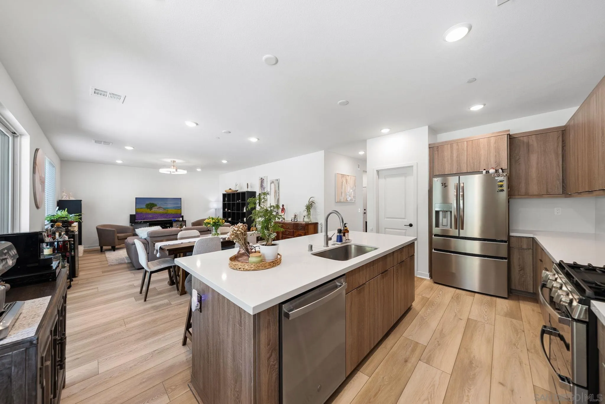 35241 Valencia Point Fallbrook, CA 92028 - Photo 14 of 56 Gallery Image 14