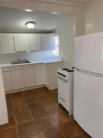 $1,000 | 309 West Comanche Avenue, Unit B, Tampa, FL 33604