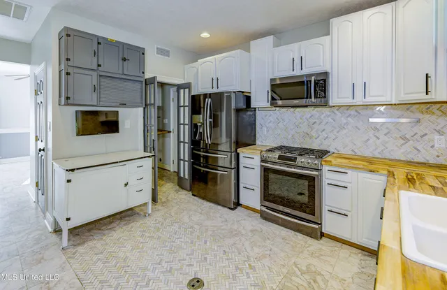 $345,000 | 30 Birkdale Circle, Vicksburg, MS 39183