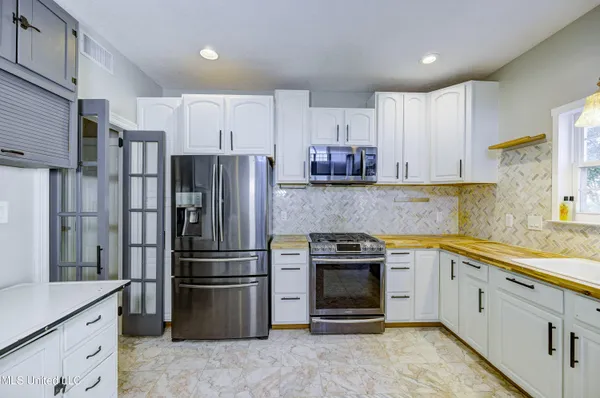 $345,000 | 30 Birkdale Circle, Vicksburg, MS 39183