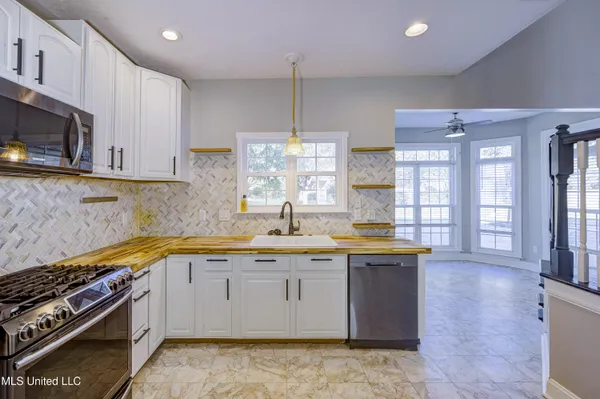 $345,000 | 30 Birkdale Circle, Vicksburg, MS 39183