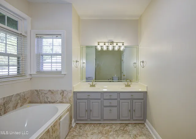 $345,000 | 30 Birkdale Circle, Vicksburg, MS 39183