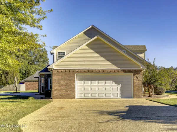 $345,000 | 30 Birkdale Circle, Vicksburg, MS 39183