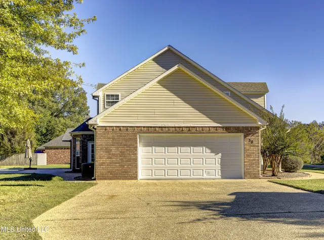 $345,000 | 30 Birkdale Circle, Vicksburg, MS 39183