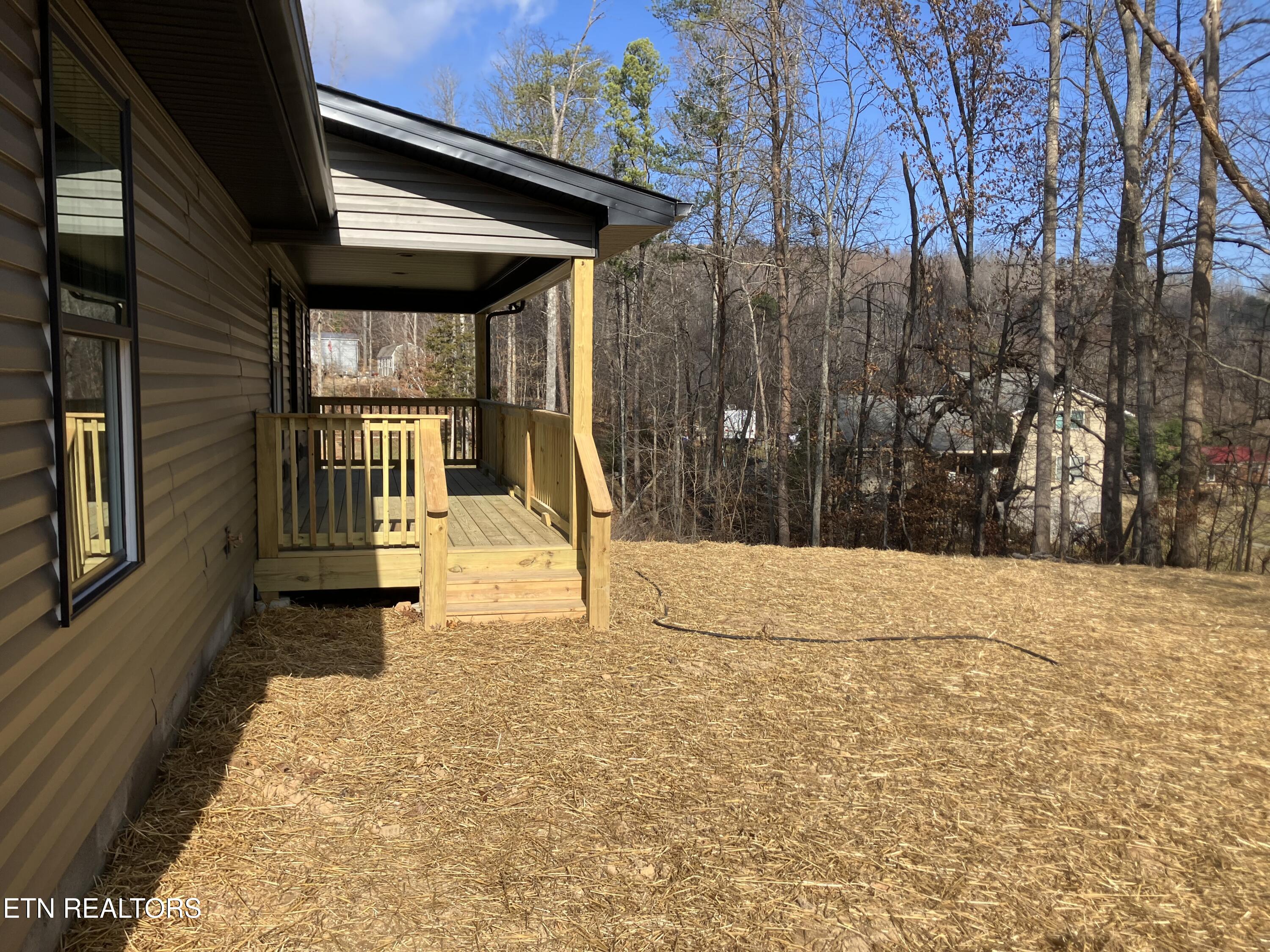 198 Signet Lane Maynardville, TN 37807 - Photo 6 of 35 IMG_5666