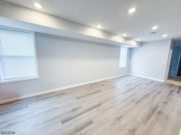 $2,500 | 76 Bloomfield Avenue, Unit 1, Paterson, NJ 07503