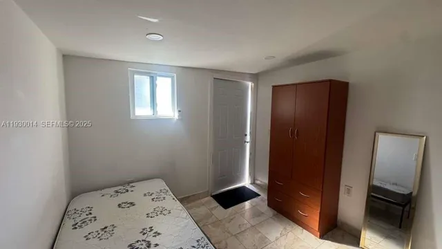 $1,000 | 20811 Northwest Miami Place, Unit B, Miami Gardens, FL 33169