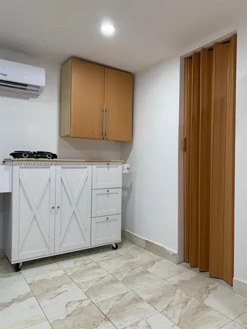 $1,000 | 20811 Northwest Miami Place, Unit B, Miami Gardens, FL 33169