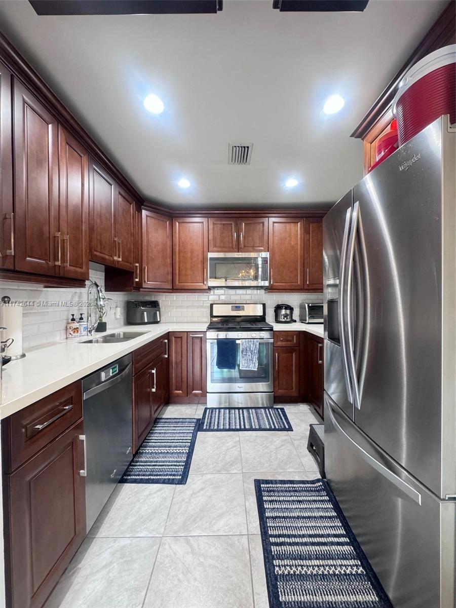 11545 Southwest 109th Road, Unit 25Z Miami, FL 33176 - Photo 13 of 39