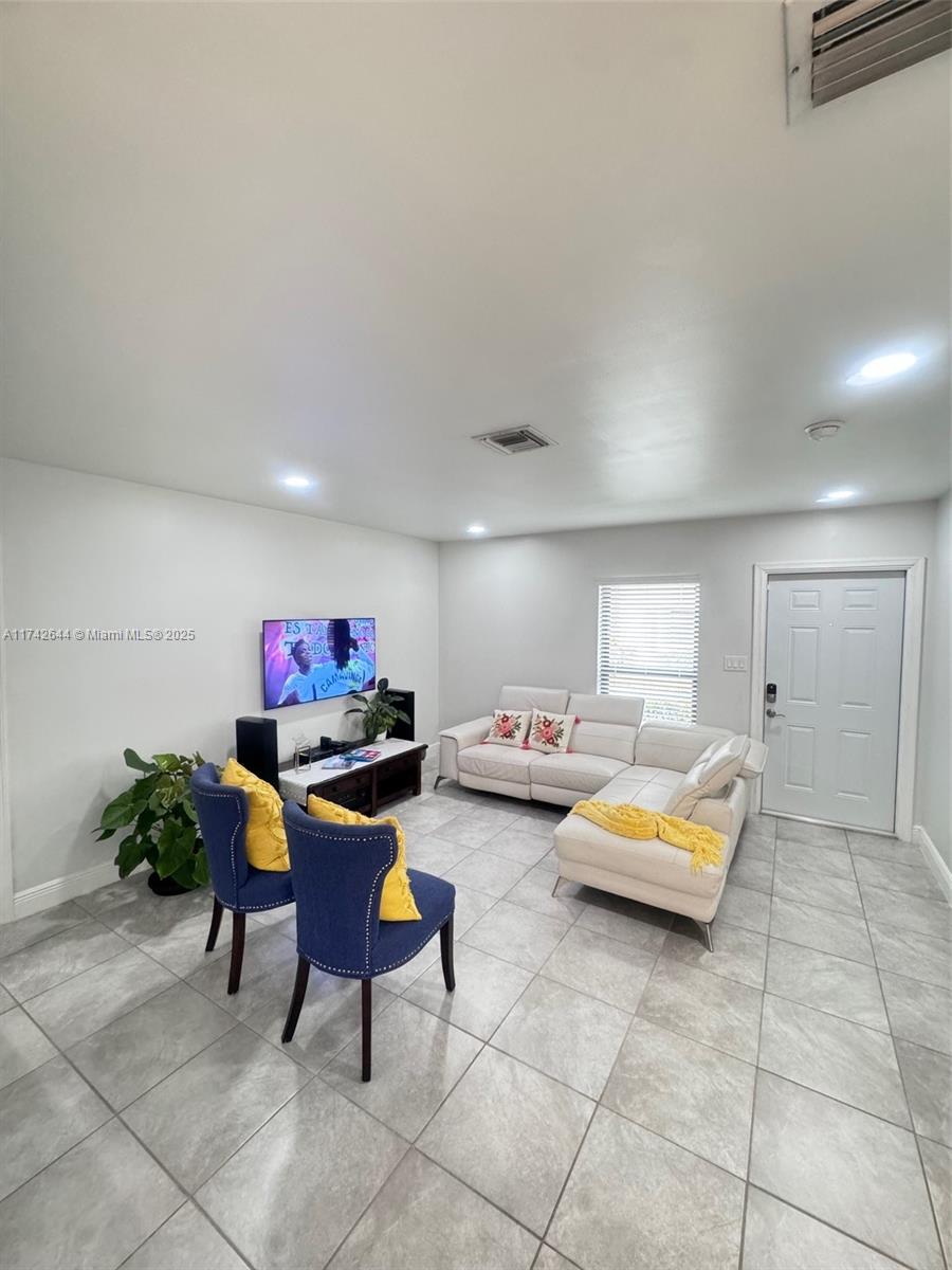 11545 Southwest 109th Road, Unit 25Z Miami, FL 33176 - Photo 8 of 39