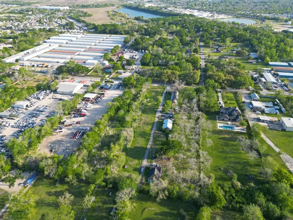$250,000 | 721 Crenshaw Road, Houston, TX 77504