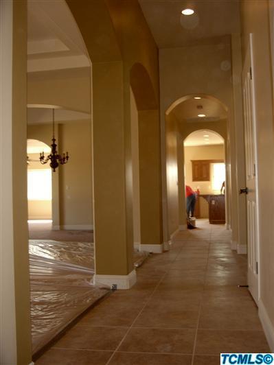 715 Davis Street Exeter, CA 93221 - Photo 3 of 4 Dining area/Living room