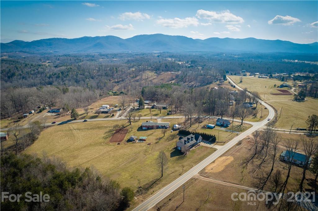1213 Hopewell Road Morganton, NC 28655 - Photo 4 of 32 Gallery Image 4