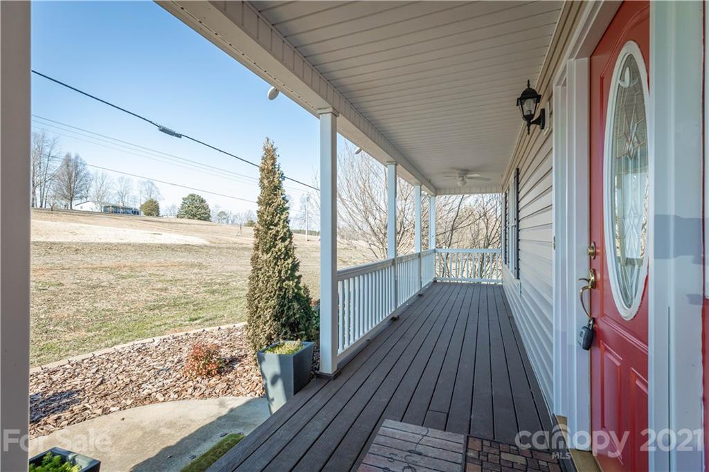 1213 Hopewell Road Morganton, NC 28655 - Photo 6 of 32 Gallery Image 6