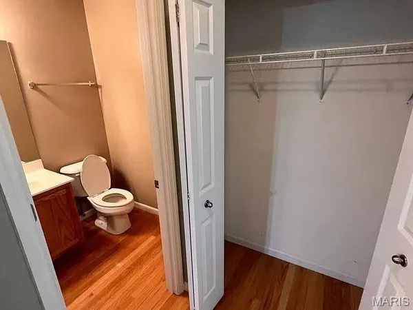 $2,300 | 2429 Heather Hill Court, Belleville, IL 62221