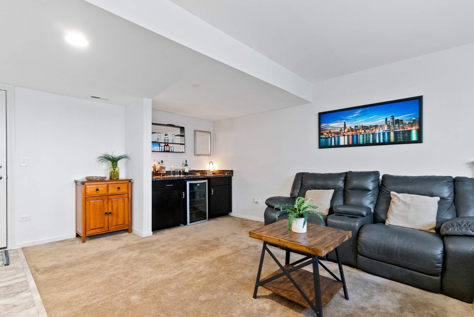 303 South NW Highway, Unit 2 Park Ridge, IL 60068 - Photo 24 of 30 a living room with furniture and a kitchen