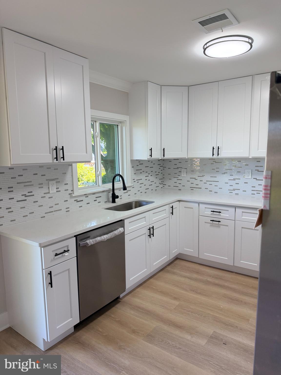 44 Tinsel Road Levittown, PA 19056 - Photo 5 of 31