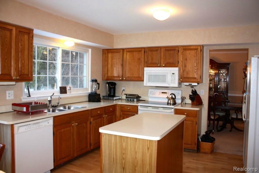 1700 North Fairview Lane Rochester, MI 48306 - Photo 9 of 26 Kitchen