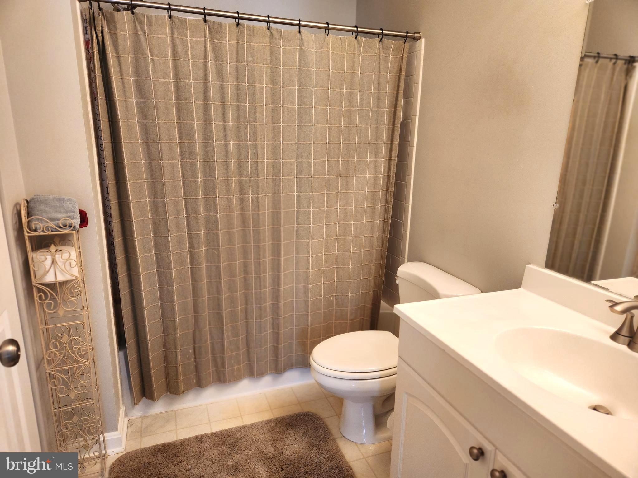 130 Fort Evans Road Southeast, Unit D Leesburg, VA 20175 - Photo 7 of 13 Main Bath