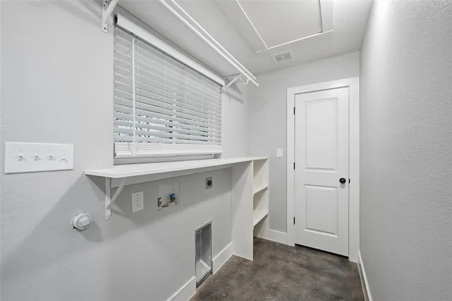 $1,375 | 607 East Day Street, Denison, TX 75021