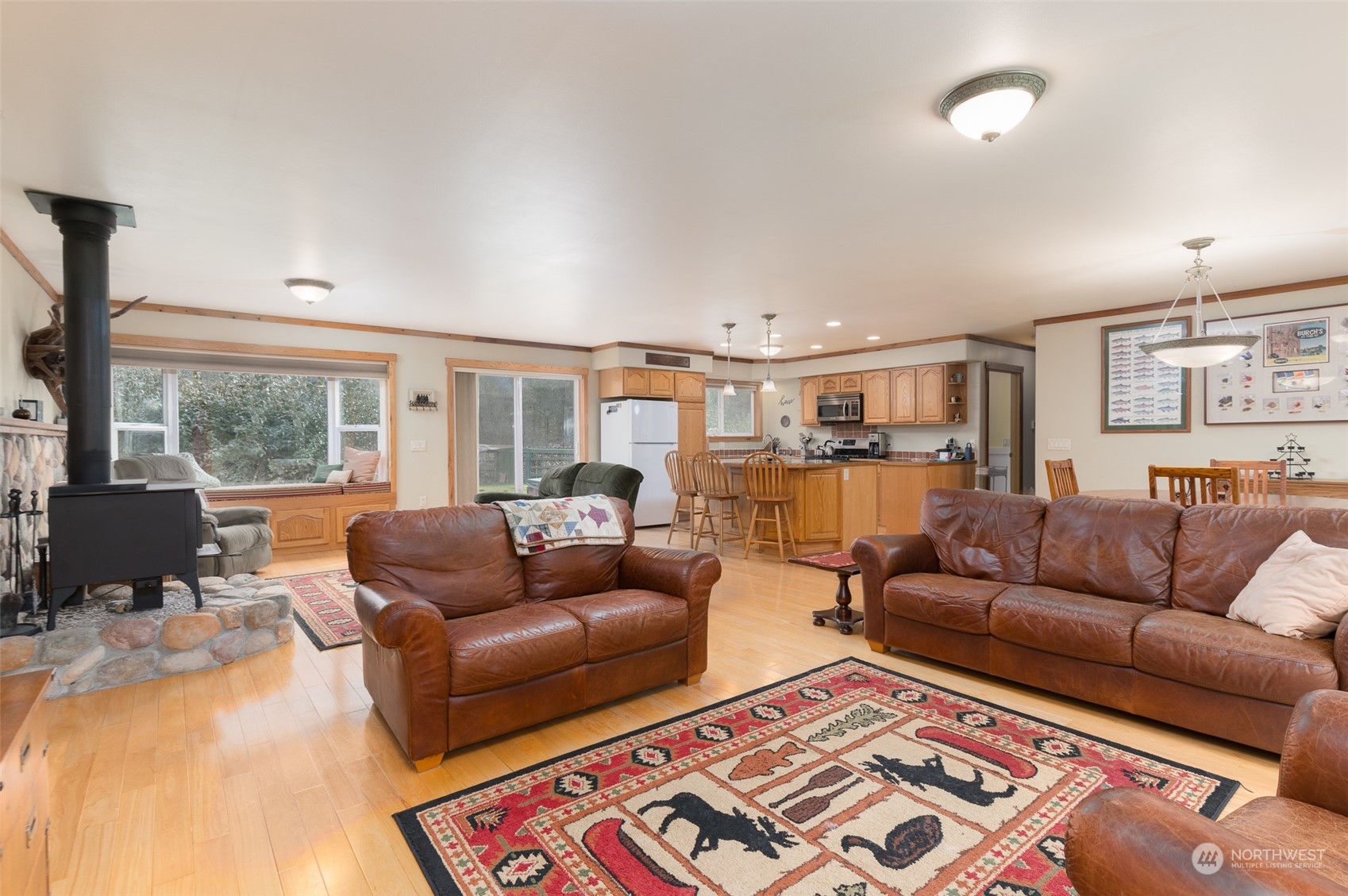 8170 North Telegraph Road Everson, WA 98247 - Photo 11 of 40 a living room with furniture and a large window