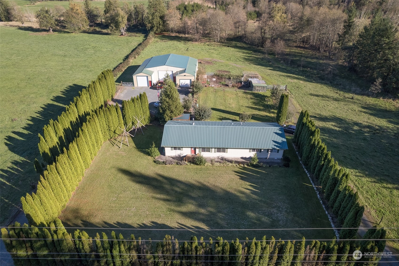 8170 North Telegraph Road Everson, WA 98247 - Photo 35 of 40 a view of a swimming pool with a yard