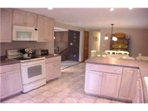 256 Twin Bridge Road New Boston, NH 03070 - Photo 4 of 5