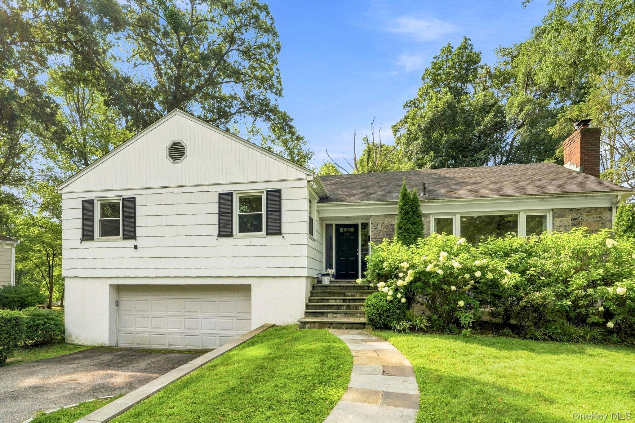 24 Benedict Road Scarsdale, NY 10583 - Photo 2 of 26 Gallery Image 2