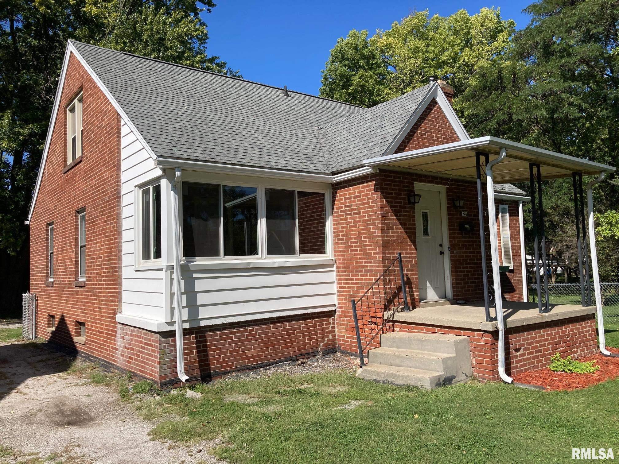 1231 North Rutledge Street Springfield, IL 62702 - Photo 2 of 31