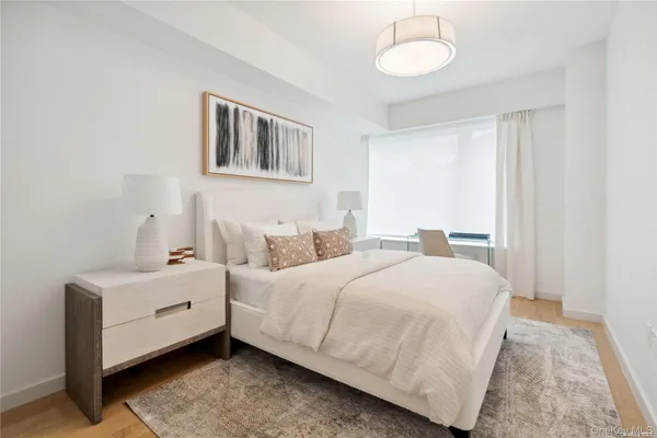 $1,115,000 | 218 Middle Neck Road, Unit 102, Great Neck, NY 11021