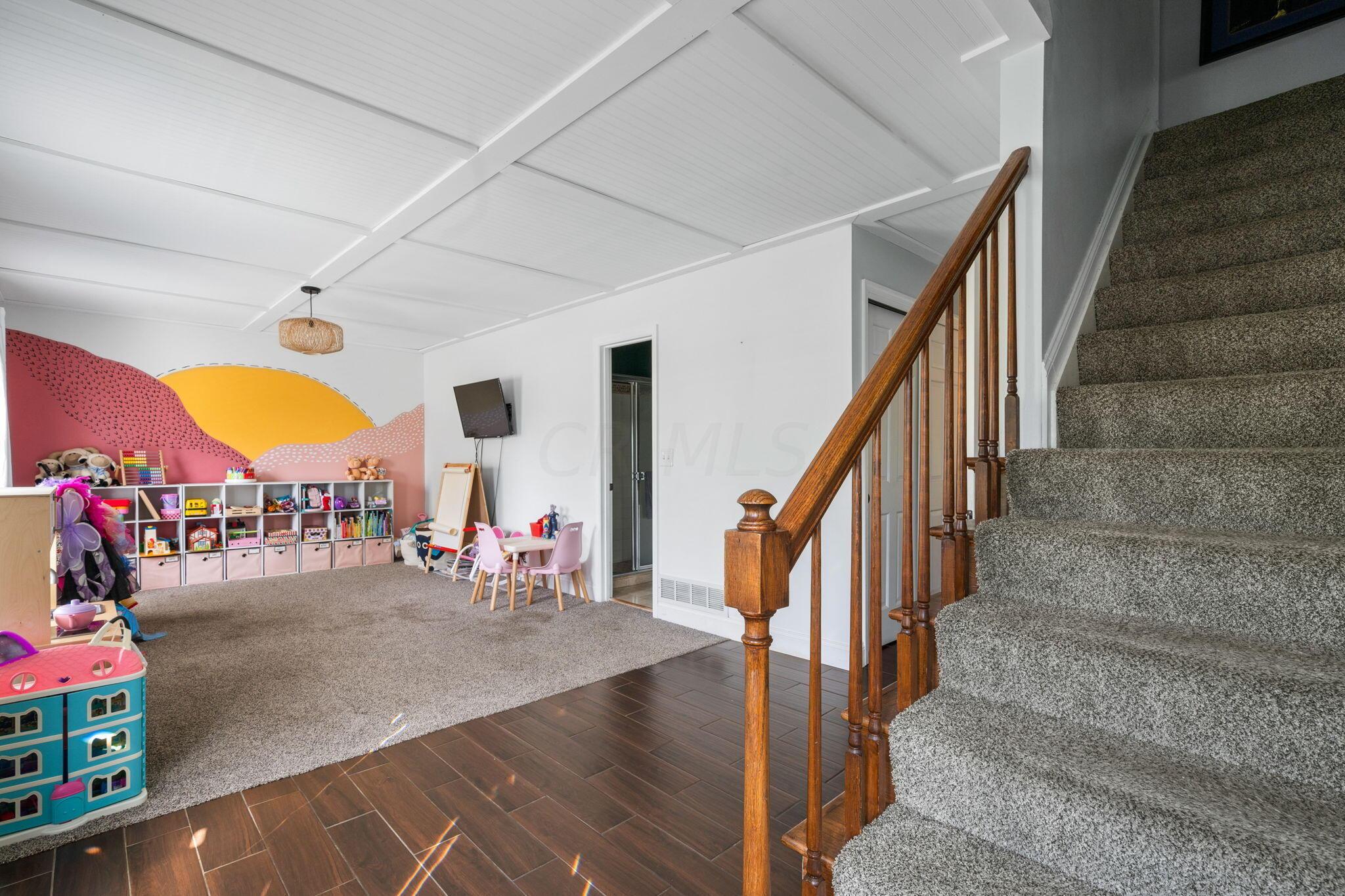 7004 Linworth Road Columbus, OH 43235 - Photo 23 of 76 7004 Linworth Road