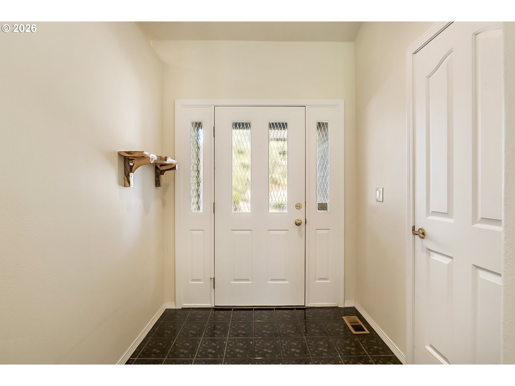 64507 McGrath Road Bend, OR 97701 - Photo 7 of 46 Entrance/Foyer
