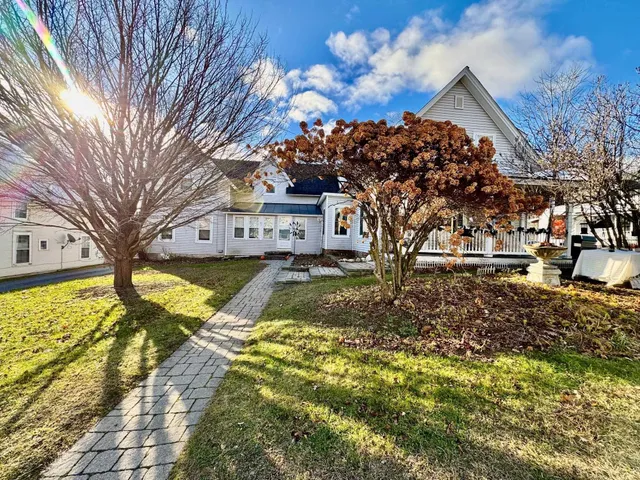 $900,000 | 20 Summer Street, Lebanon, NH 03766