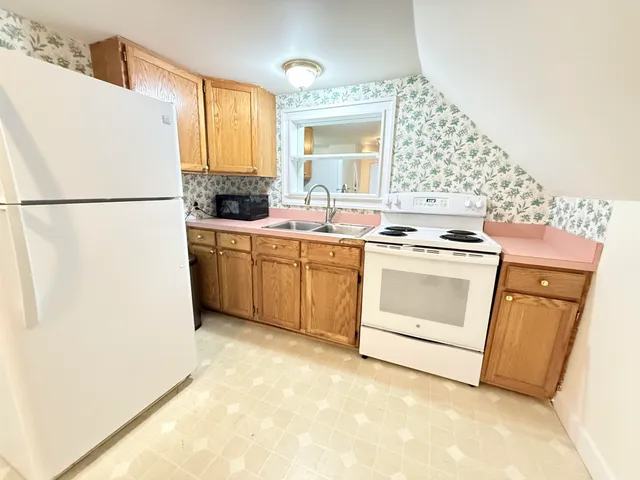 $900,000 | 20 Summer Street, Lebanon, NH 03766