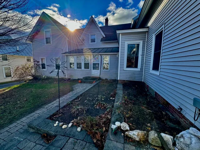 $900,000 | 20 Summer Street, Lebanon, NH 03766