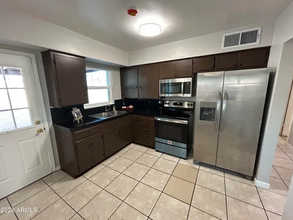 $399,000 | 409 North 28th Place, Phoenix, AZ 85008