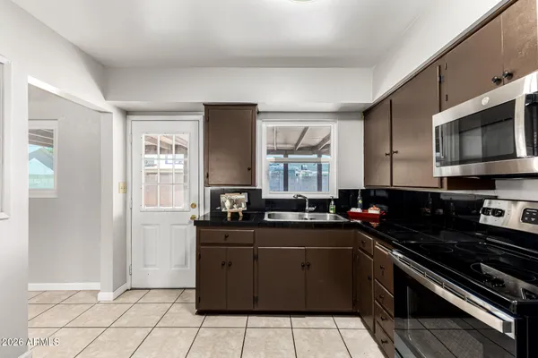 $399,000 | 409 North 28th Place, Phoenix, AZ 85008