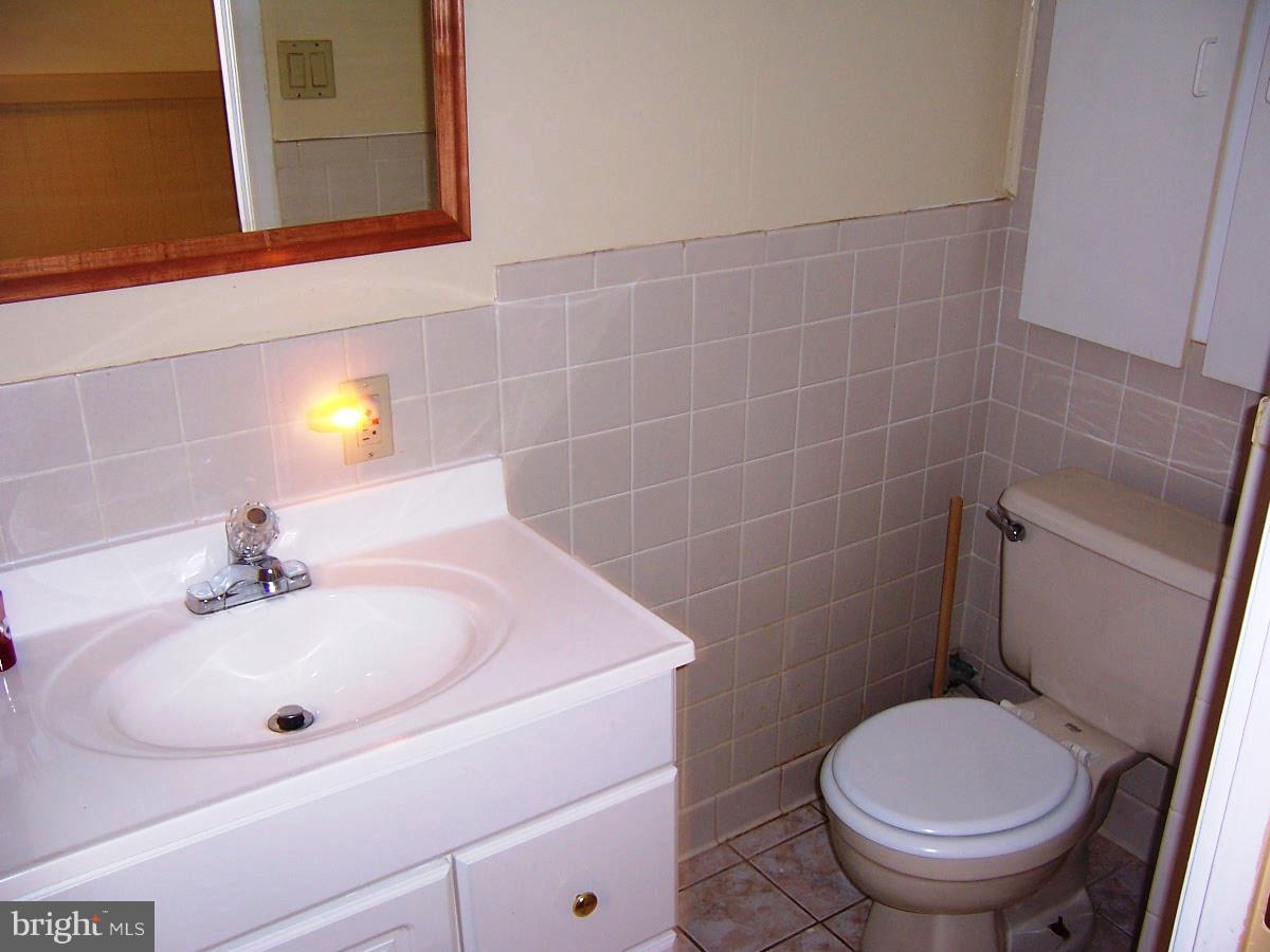 437 Torner Road Baltimore, MD 21221 - Photo 7 of 15