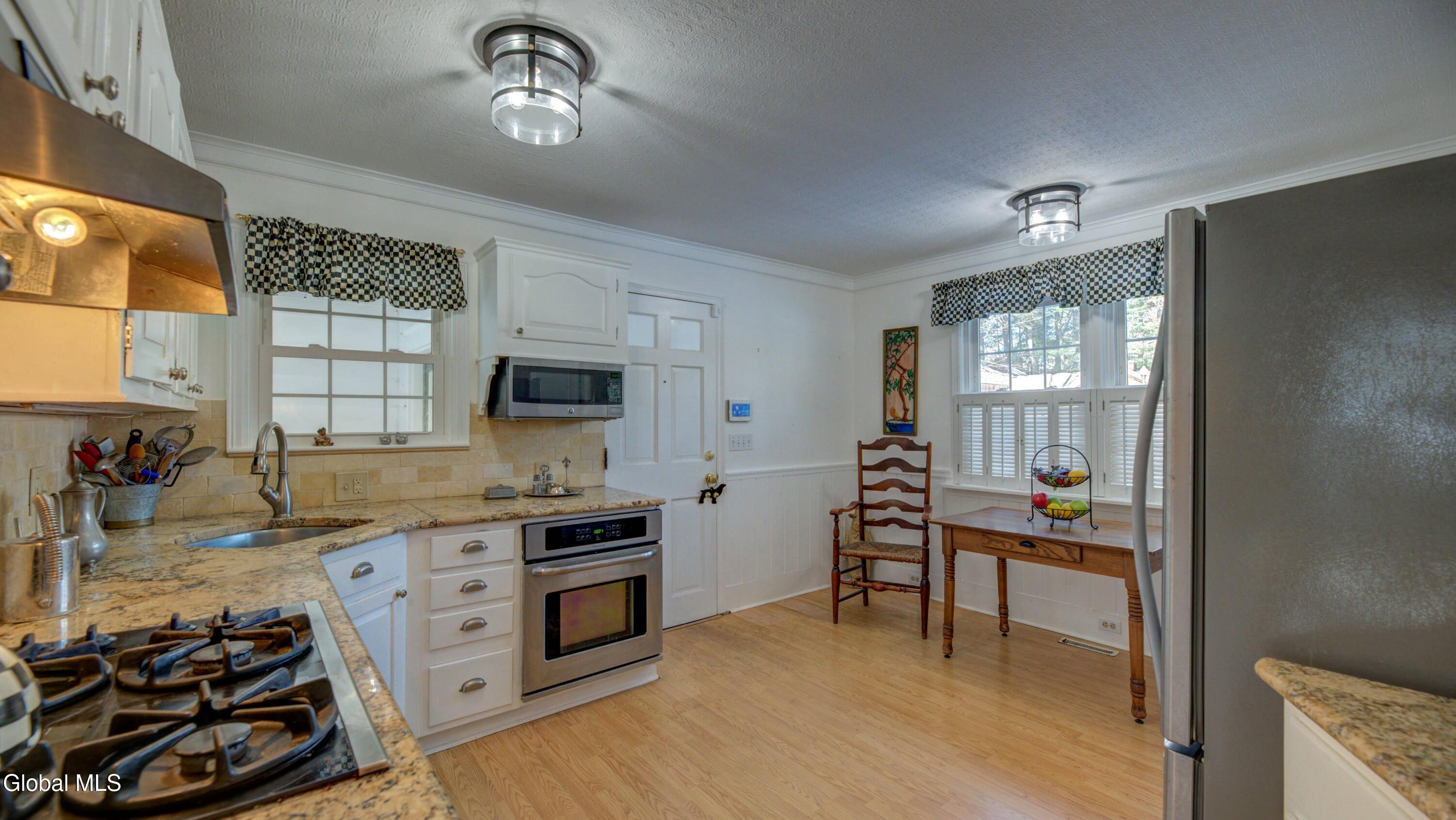 834 Jamaica Road Schenectady, NY 12309 - Photo 15 of 67 834 Jamaica Rd-46